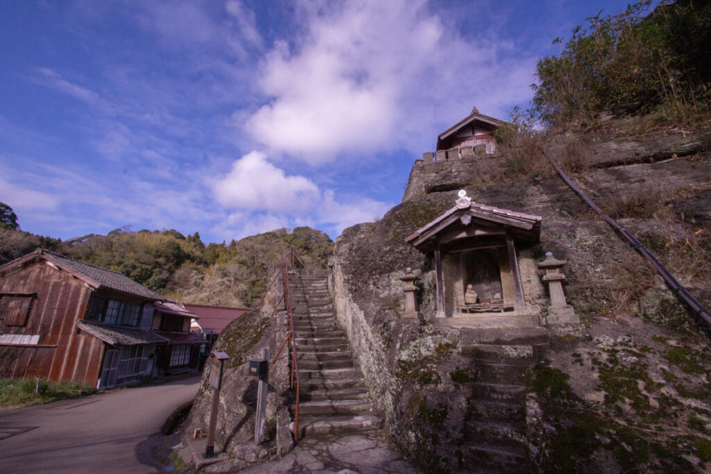 【観世音寺】高台から町を一望できる