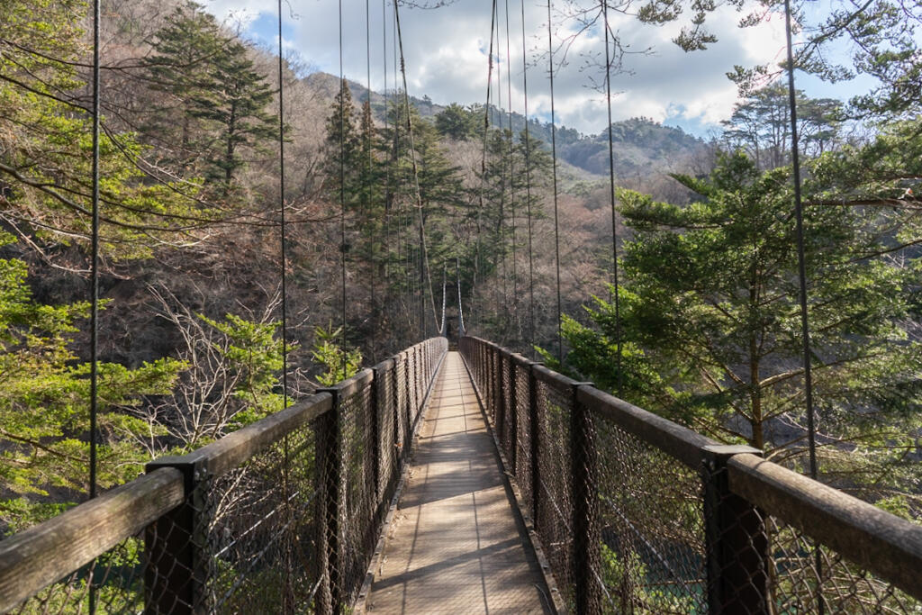 【Mikaeri suspension bridge】A beautiful suspension bridge that is 100m long