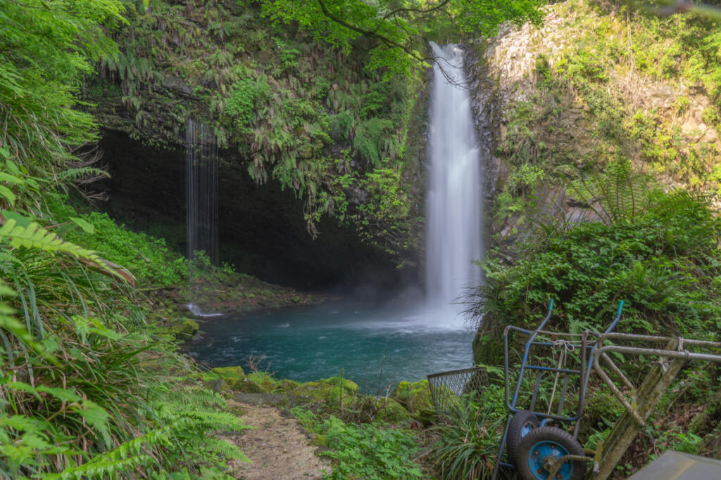 A waterfall famous for the famous Japanese song “Amagigoe”