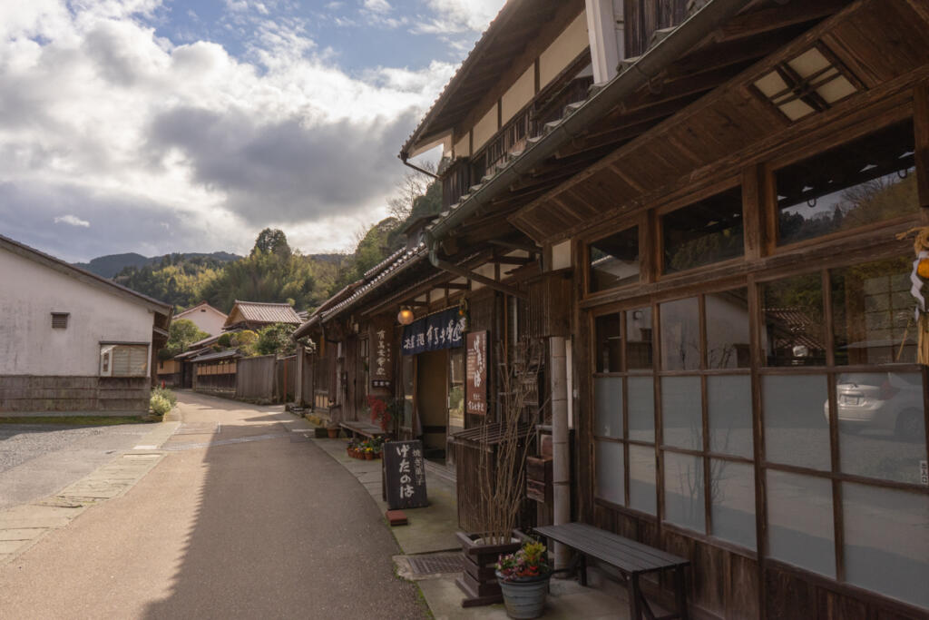 A beautiful cityscape that retains the vestiges of the Edo period