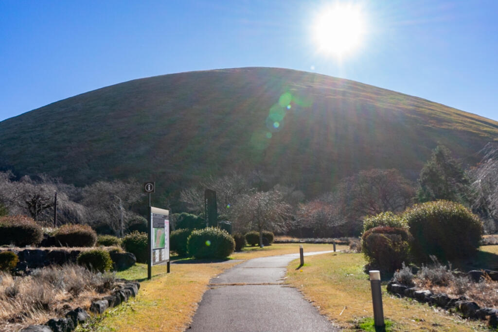 A scenic mountain that was born 4000 years ago and is the symbol of Ito City