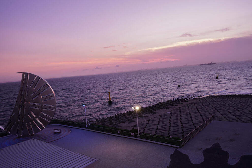 You can enjoy a 360° view of Tokyo Bay from the observation deck