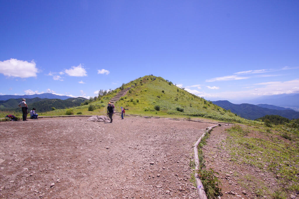 【Mt. Meshimori】 The top of the mountain with a spectacular view of 360 degrees