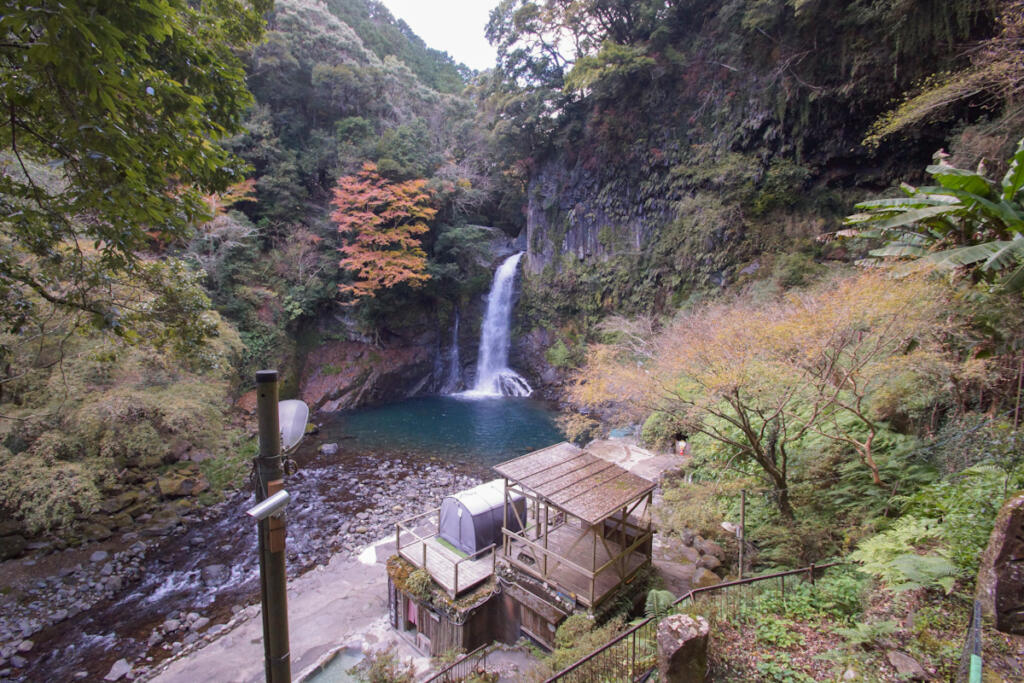 Filming location of Thelma Eromae!! ︎A waterfall that you can see while soaking in the open-air bath